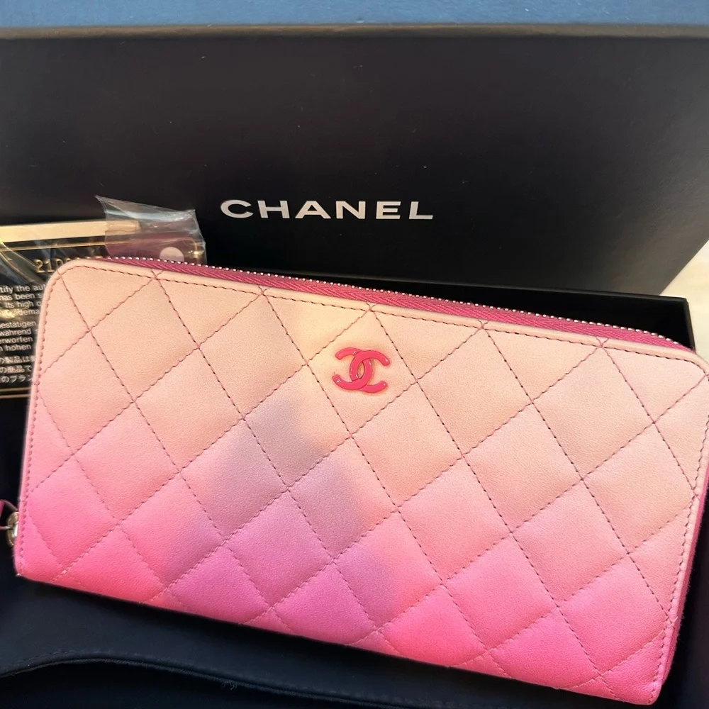 RARE Chanel pink Ombre quilted lambskin long zippered wallet a/ pink cc ! - Picture 6 of 17